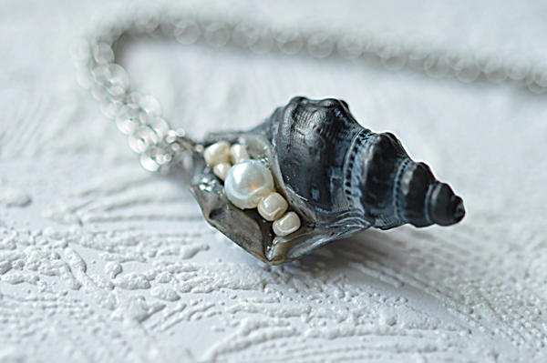 Pandantiv otel Black SeaShell