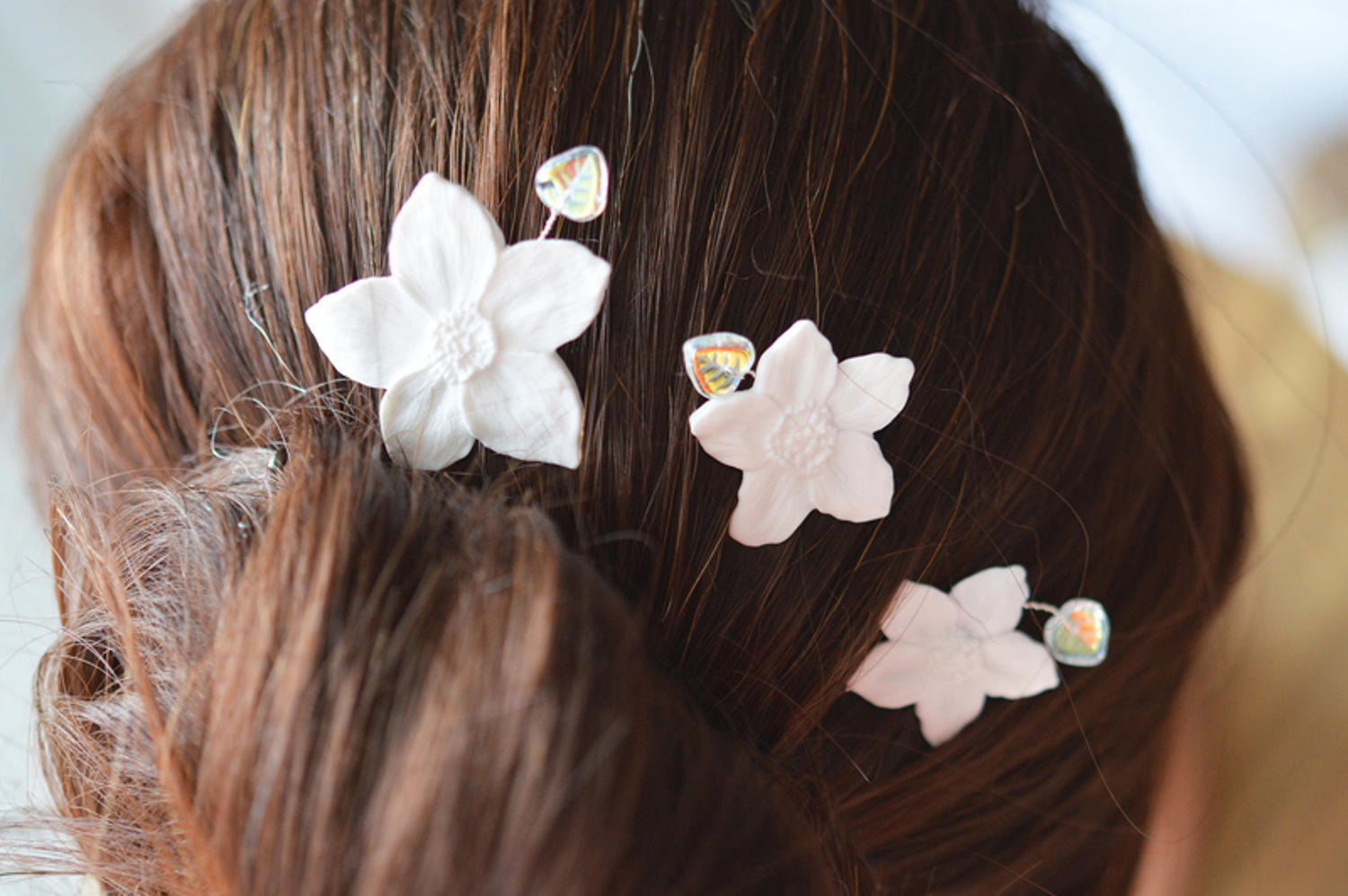 Set 3 ace par cu Floare Alba si cristale de Cehia 