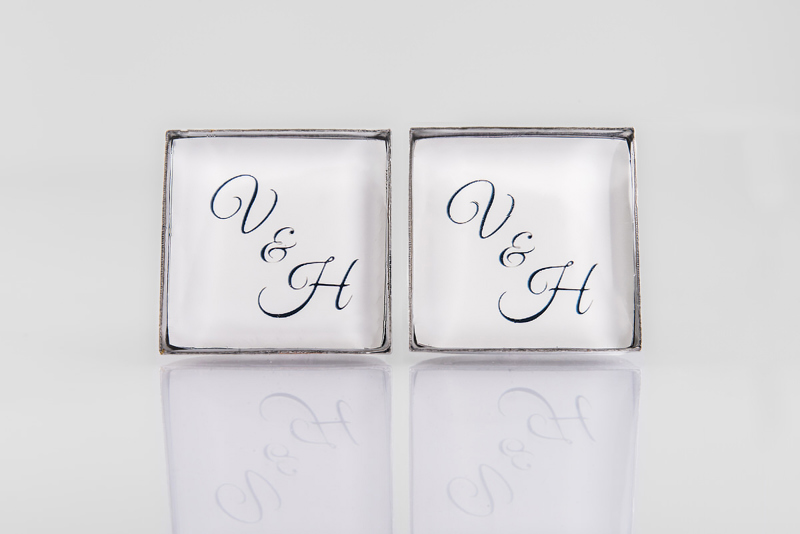 Butoni initiale patrati