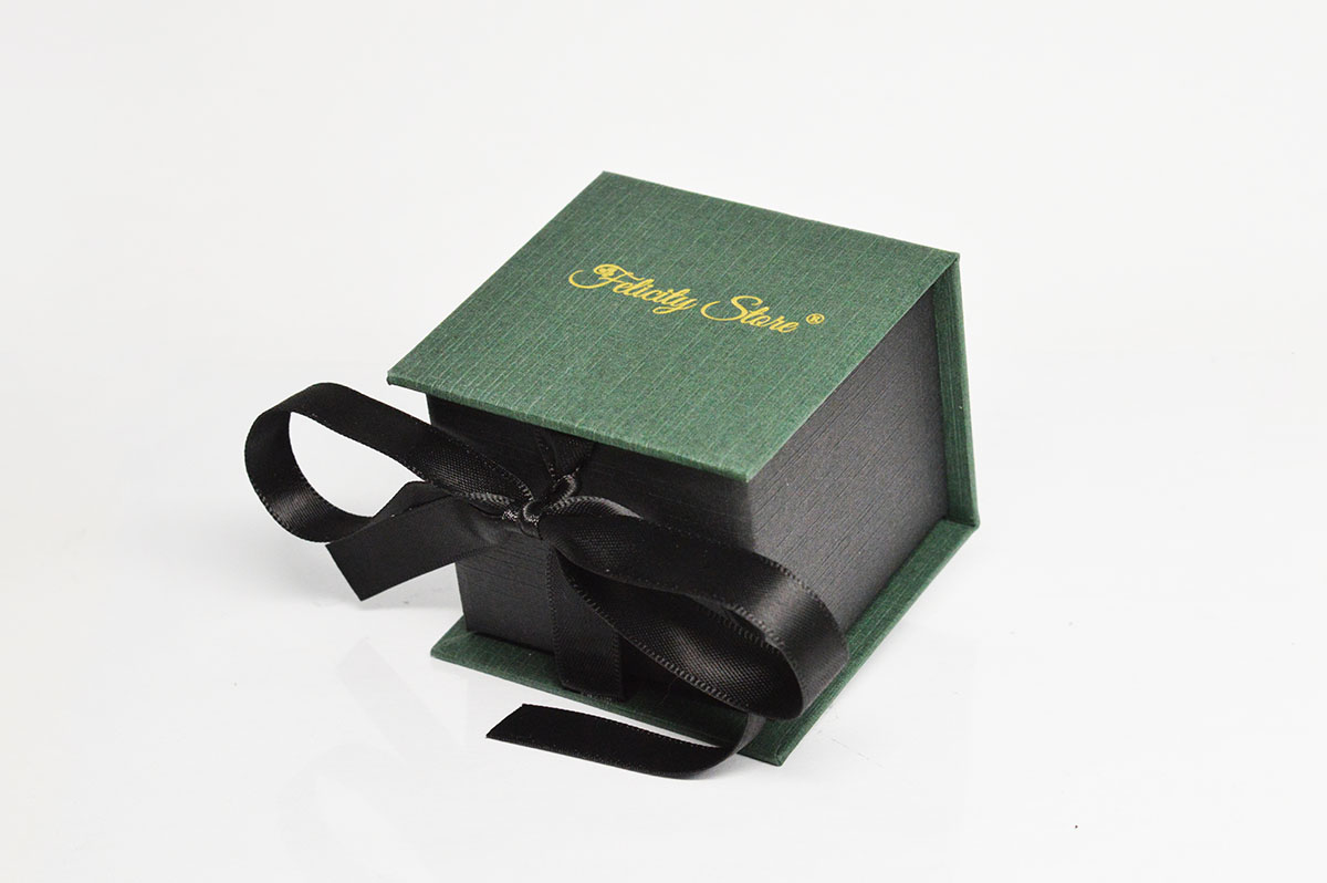 Cutie de bijuterii pentru cadou